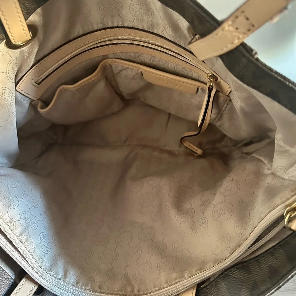 ✨ Michael Kors Signature Logo Tote Bag ✨